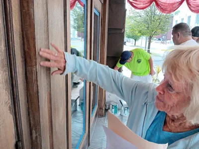 Smoot pretties itself for 100th anniversary